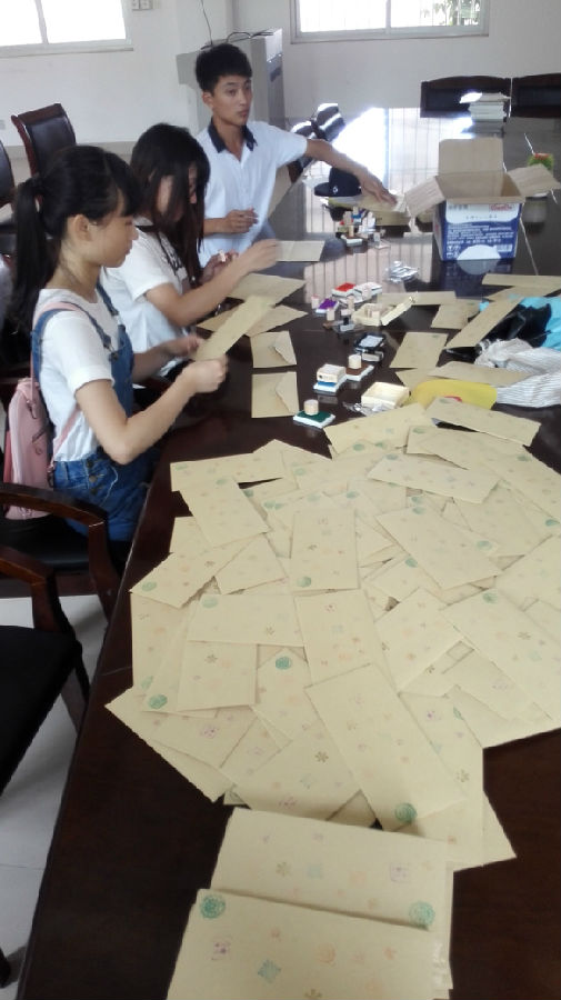 准备发往各个机械的新生们